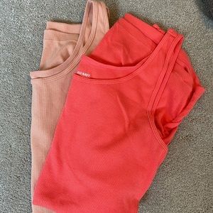 Set of 2 Maternity Tanks Size Small